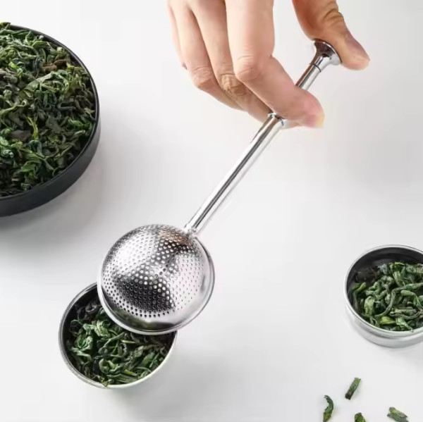 Stainless Steel Powder Shaker Half-perforated Tea Ball Flour Sieve Ball-shaped Powder Sieve - Image 3