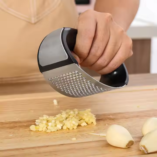 Pampered Stainless Steel Garlic Mincer Press Garlic Peeler Crusher Machine Plastic Rocker Garlic Press Set - Image 3