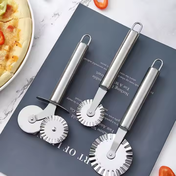 High Quality Promotion Kitchen Tool Pizza Knife Slicer Stainless Steel Pizza Cutter Wheel with Two Blades - Image 4