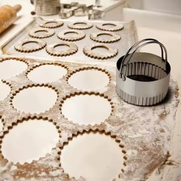 Cookie Cutter Pastry Mold Tool Multiple Sizes Donut Cutter Stainless Steel Round Circle Biscuit Cutter with Handle - Image 3