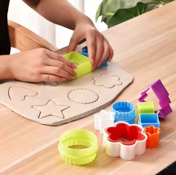 Pastry Biscuit Fondant Molds Flower Round Square Star Heart Shape Stamping Plastic Christmas Gingerbread Cookie Cutters Set - Image 2